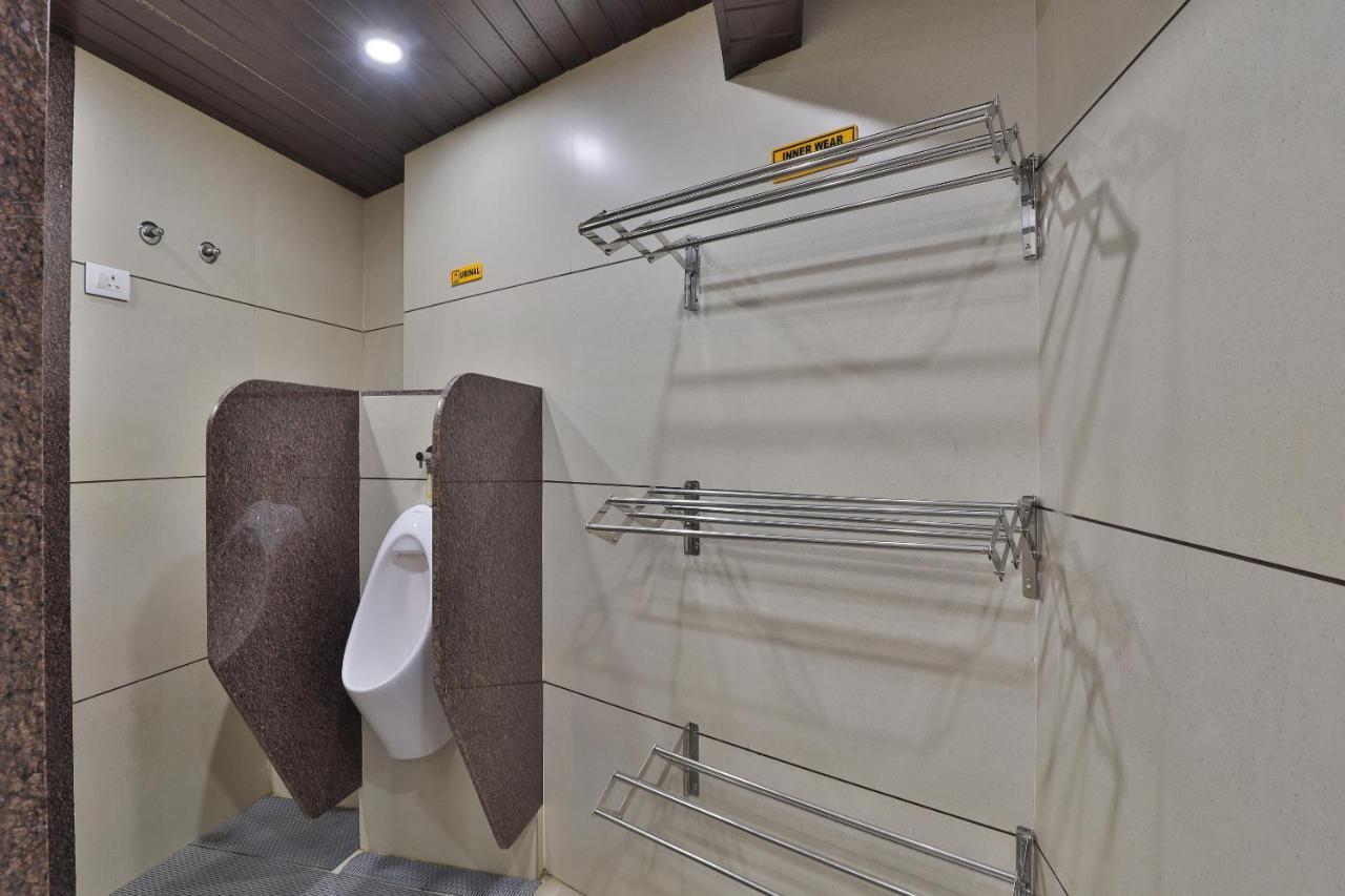 Rest Inn Dormitory Vadodara Kültér fotó