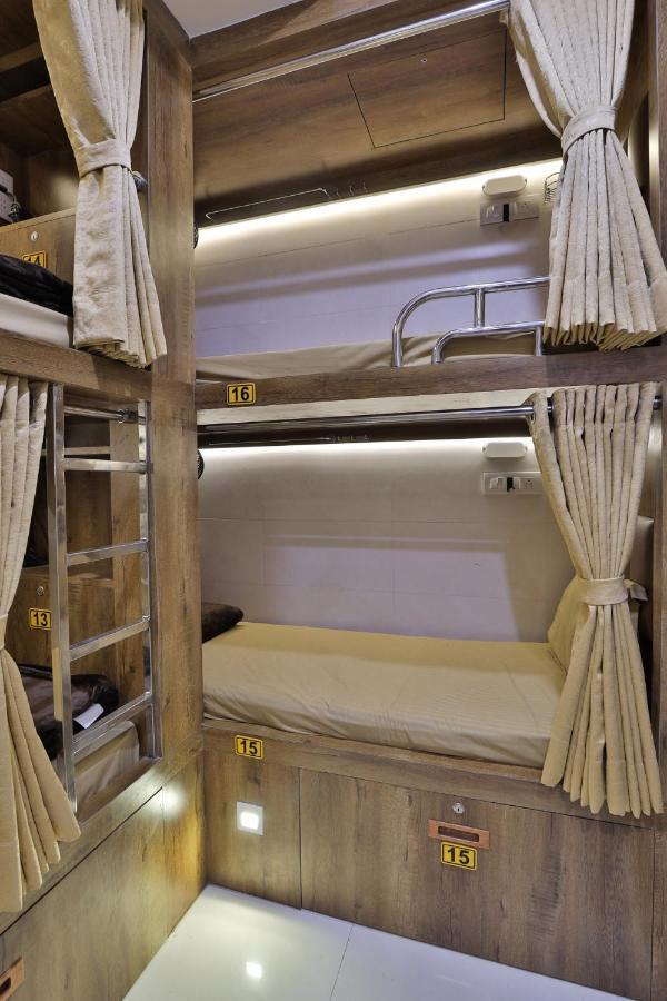 Rest Inn Dormitory Vadodara Kültér fotó
